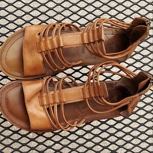 Like New OTBT Brand Whittier Style Brown Leather Strappy Sandals
